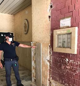 Appartamento abusivo a Scampia, scatta il sequestro