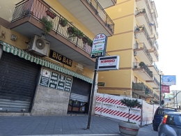 Voragine al Parco Petagna: negozi chiusi