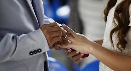 Finti matrimoni, fari puntati su undici “spose”