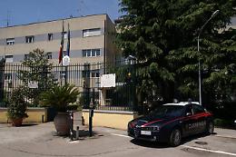 Perseguita l’ex compagno, divieto di dimora per una 42enne