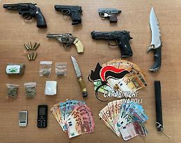 Trovato con armi e droga, arrestato 22enne