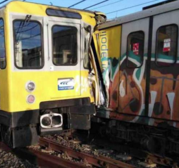 Scontro nella metro, s'indaga per disastro ferroviario e lesioni