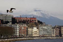 Maltempo, neve in Campania: Vesuvio imbiancato