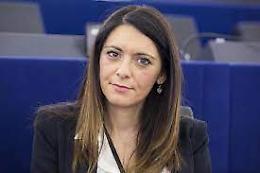 Picierno (Pd): «Governo Meloni continua a danneggiare Sud»