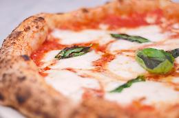 Interdittiva antimafia, prefetto chiude l'Antica Pizzeria da Michele a Milano
