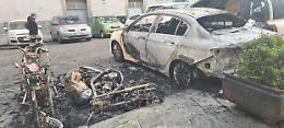 Auto e moto in fiamme, arrestato il piromane