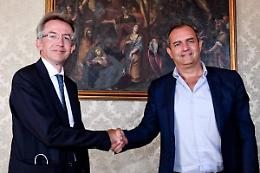 L’affondo di de Magistris a Manfredi: ecco le domande a cui non risponderà