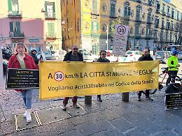 Campagna Legambiente a Napoli, idea isole ambientali