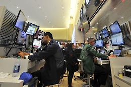 Borse deboli in attesa della Fed, bene Milano