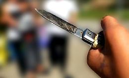 Giugliano, minaccia la madre con un coltello per 20 euro