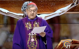 La messa del cardinale Sepe in tv: «Momento duro, ma la Chiesa di Napoli non vi lascia soli»