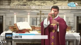 Messe in diretta Tv o anche in streming. Ecco come pregare da casa