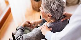 Vaccini in Campania, iscrizioni anche per familiari disabili gravi e caregiver