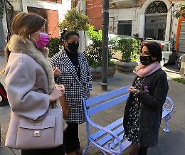 A Napoli panchina lilla contro i disturbi alimentari