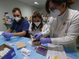 Vaccini in Campania, prime chiamate per gli over 70