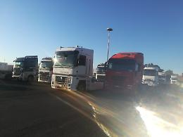 Protesta dei tir, «Perdiamo 2mila euro al mese»