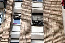 Incendio in casa a Bologna, morti mamma e i suoi tre figli