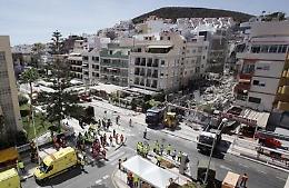 Crolla una palazzina a Tenerife: due italiani dispersi, napoletano ferito