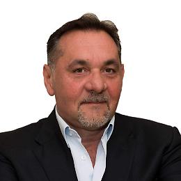 Bacoli, Ermanno Schiano si dimette da coordinatore e lascia Forza Italia