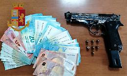 Rapina una farmacia al Rione Traiano, arrestato