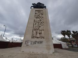 Imbrattato il monumento dedicato ad Armando Diaz sul lungomare