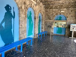 Street art nella stazione Fusaro della Cumana