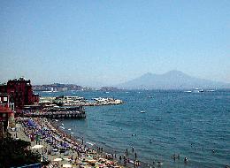 Zona gialla, riaprono le piscine all’aperto e gli stabilimenti balneari