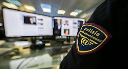 Materiale pedopornografico e revenge porn contro 80enne: arrestato 52enne