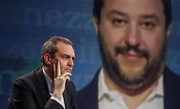 Salvini contro de Magistris: fa la flotta per i migranti, si occupi dei napoletani