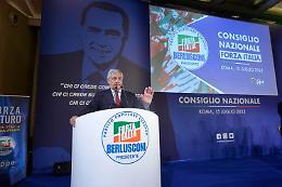 Forza Italia, Tajani è segretario nazionale: dopo Berlusconi niente più presidenti