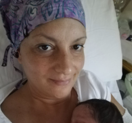 È nata Aurora, la mamma in cura al Pascale per un tumore