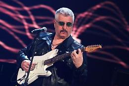 Su Rai 2 stasera il docu-film "Pino Daniele - Il Tempo Resterà"