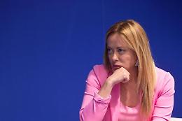 Governo, alta tensione Berlusconi-Meloni. La leader di FdI: «Non sono ricattabile»