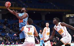Basket, che esordio per Pargo con la Gevi Napoli che sbanca Pesaro. Sacripanti: «Avanti così»