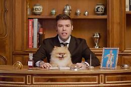 Fedez, discesa in campo alla Berlusconi: «Vota Disumano»