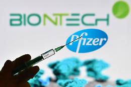 Vaccino Pfizer, ok prima di Natale? L'Ema frena
