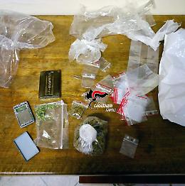 Hashish e marijuana in casa, in manette 32enne a Ponticelli