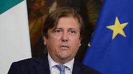 Variante Omicron, Sileri: «Non c’è scampo, entro il 2022 raggiungerà quasi tutti»