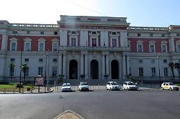 Morto il docente che si era dato fuoco