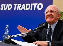 Autonomia e fondi Fsc, De Luca in piazza con i sindaci