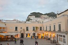 Capri, Tari dimezzata a hotel e nogozi aperti in inverno