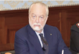 De Laurentiis: «Modello inglese e stadio pulito. A casa chi fa casino» 