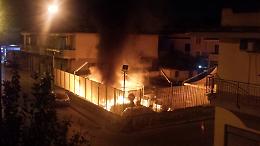 Raid in una concessionaria, distrutte dieci auto
