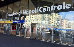 Venditori abusivi alla stazione, Questore emette sei divieti di accesso all'area