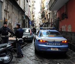 Blitz a Forcella, arrestati per estorsione esponenti del clan Giuliano