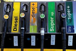 Prezzi benzina in salita, oggi diesel self service vicino a 2 euro