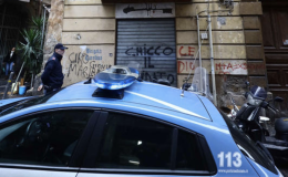 Quartieri Spagnoli, litiga con un operaio per i lavori e lo accoltella: arrestato 19enne