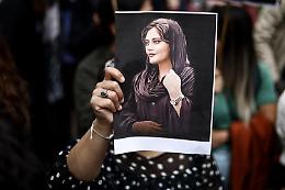 Mahsa Amini, arrestato oggi padre in Iran a un anno da morte figlia