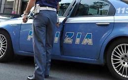 Pozzuoli, sotto casa della ex armato di coltelli: 70enne ai domiciliari