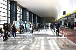 Poste, minuto di silenzio per Parigi